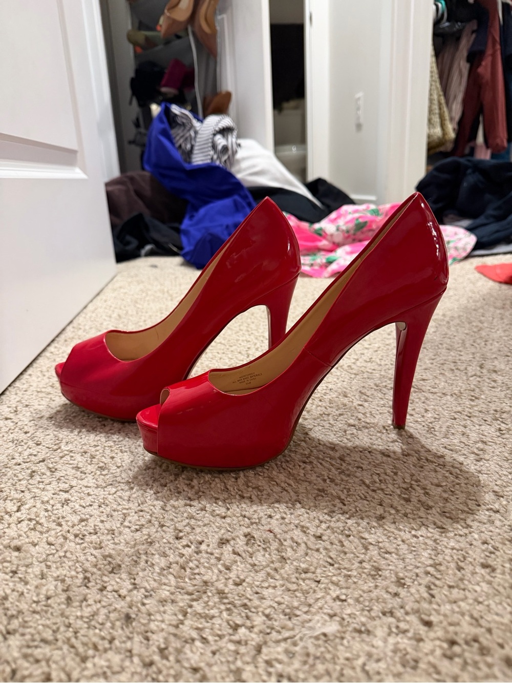Y2K Guess Red Patent Peep-Toe High Heels Pumps